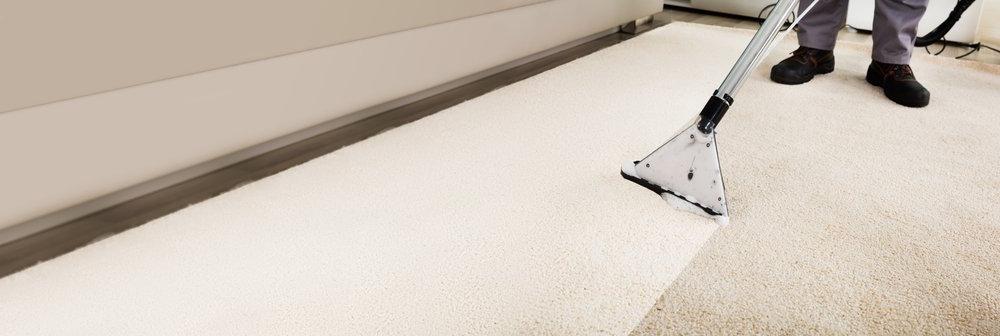 carpet cleaner removing grey discolouration from a white carpet